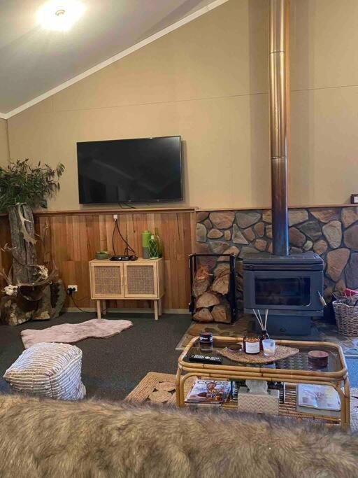 Great Lakes Wilderness Three Bedroom Home Miena Exterior photo